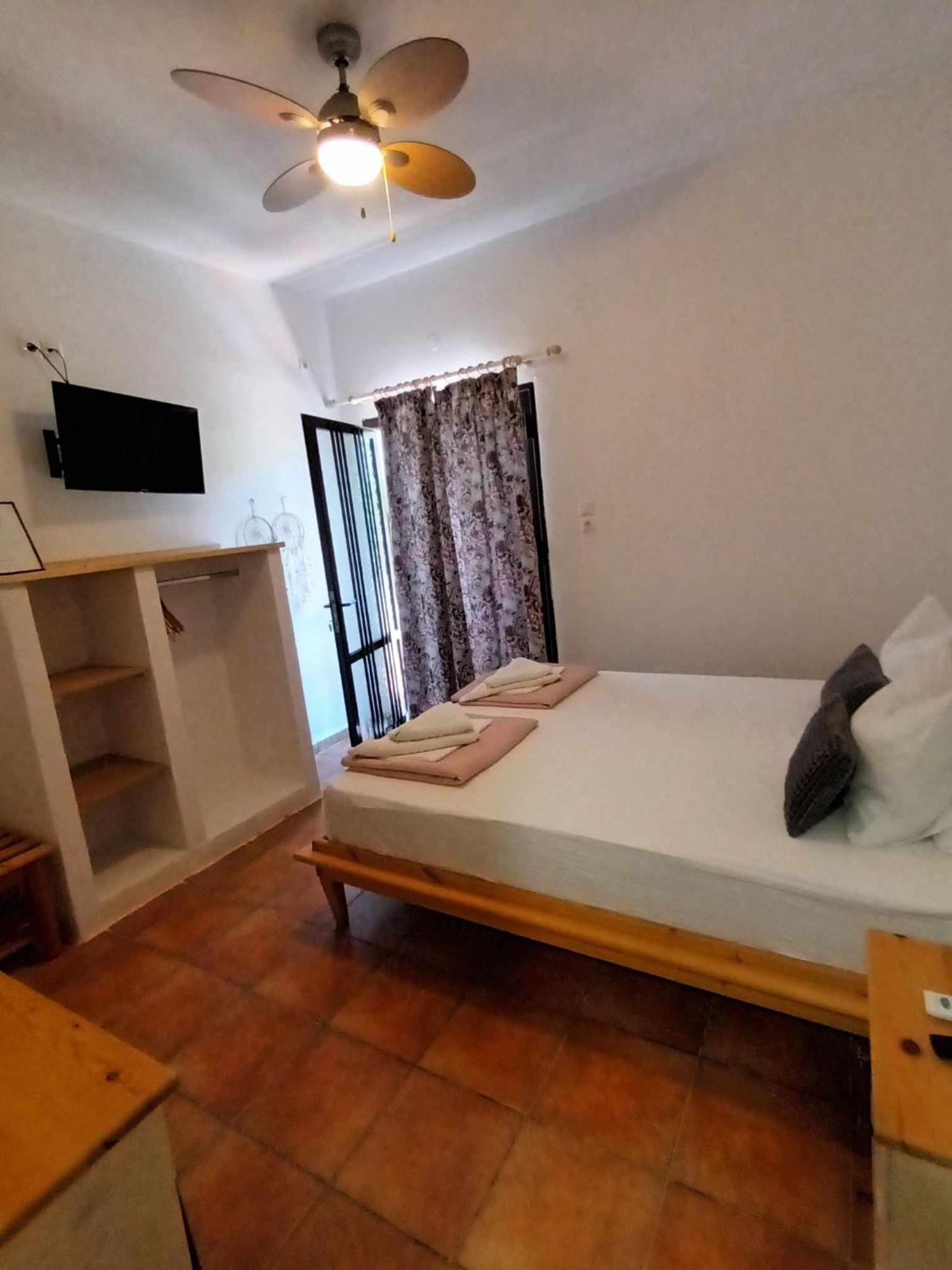 Achillion B&B Paralía Skotínis Extérieur photo